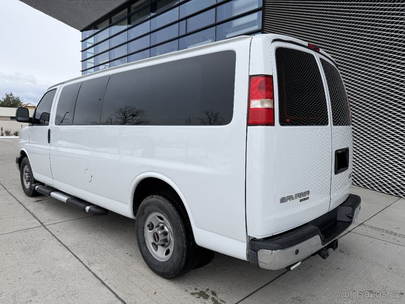 GMC SAVANA 6.0 V8, Maxi, minibus, 8 míst, 57 700 km, 2014