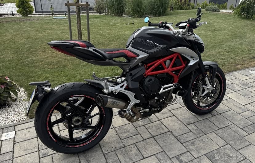 MV Agusta Brutale 800,nové pneu,mnoho doplňků,TOP STAV,ČR