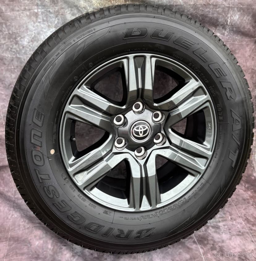 Zánovní alu Toyota Hilux 265/65R17 112S 99% VZORKU