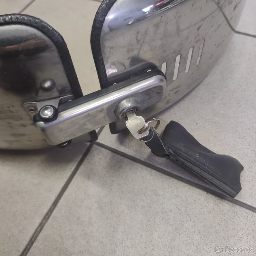 Kryt rezervy Suzuki Jimmy