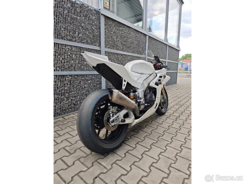 Aprilia RSV4 1100 Factory