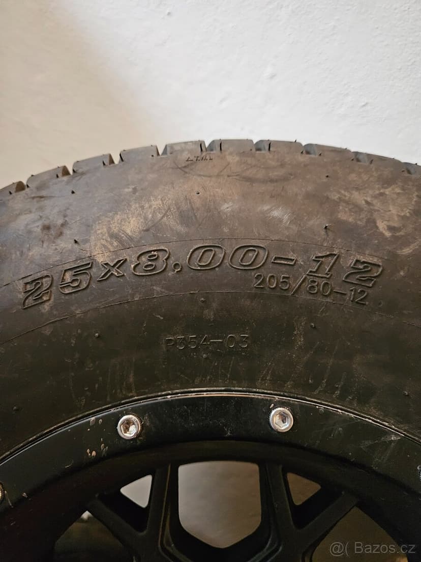 Sadu kompletních kol na čtyřkolku