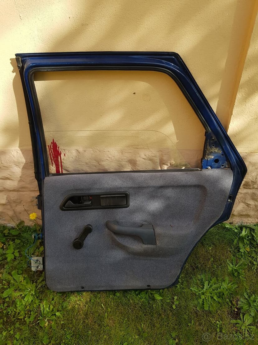 Pravé zadní dveře Ford Sierra mkII