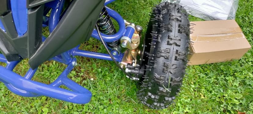 Nová modrá dětská čtyřkolka M-GADE E-start