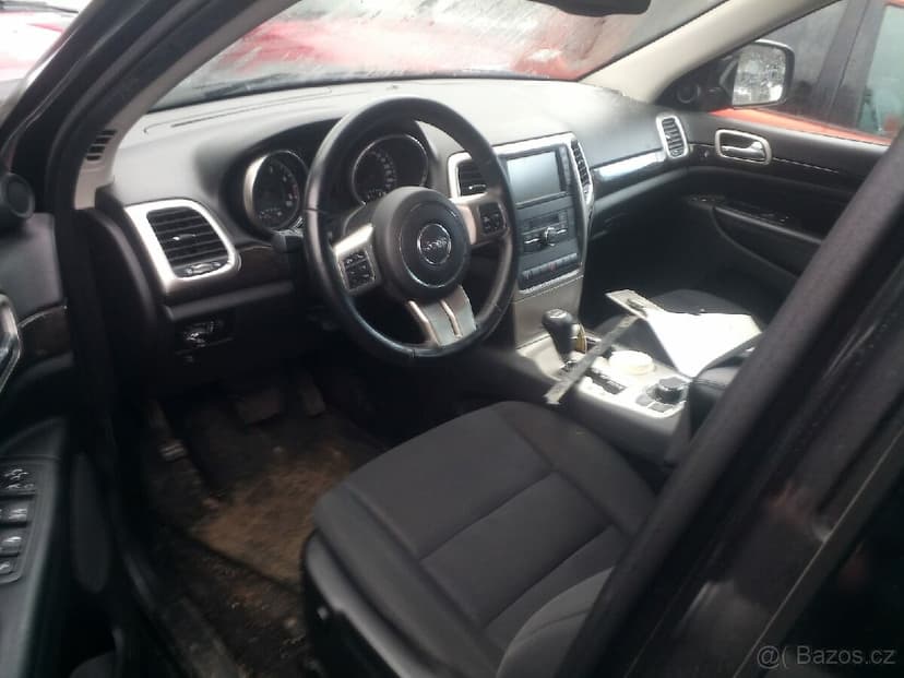 Jeep grand cherokee WK2 3.0 crd// NÁHRADNÍ DÍLY
