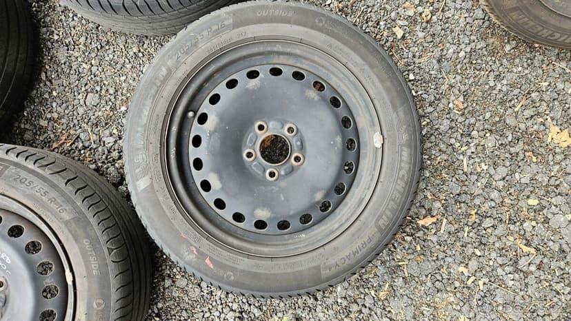 136. sada letní kola 205/55 r16 5x108 Ford