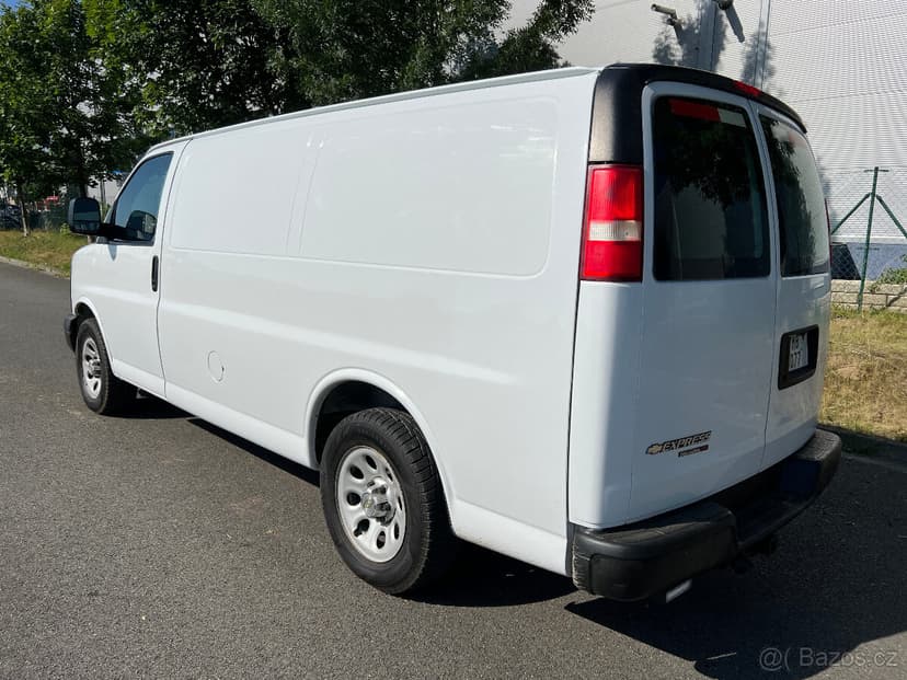 Chevrolet Express AWD 5.3 V8, 4x4, 2013, 85 000 km, 5 míst