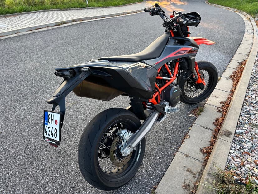 KTM 690 SMC R 2022