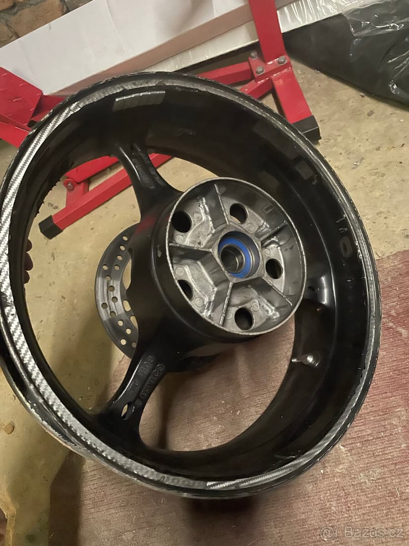 Kola Suzuki gsxr 600 k6