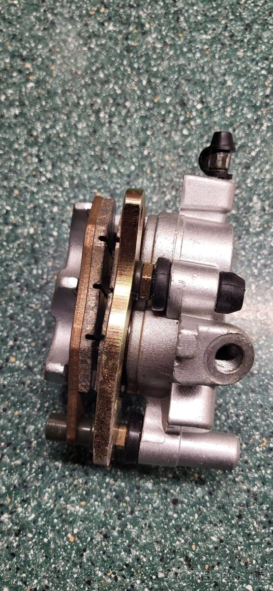 Suzuki LTR 450  - nové přední brzdy