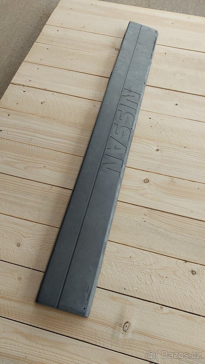 Nissan Patrol – Lišta dveří kufru