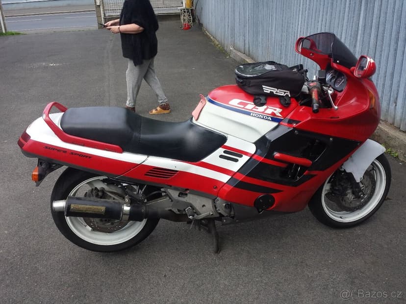 Honda cbr 1000f