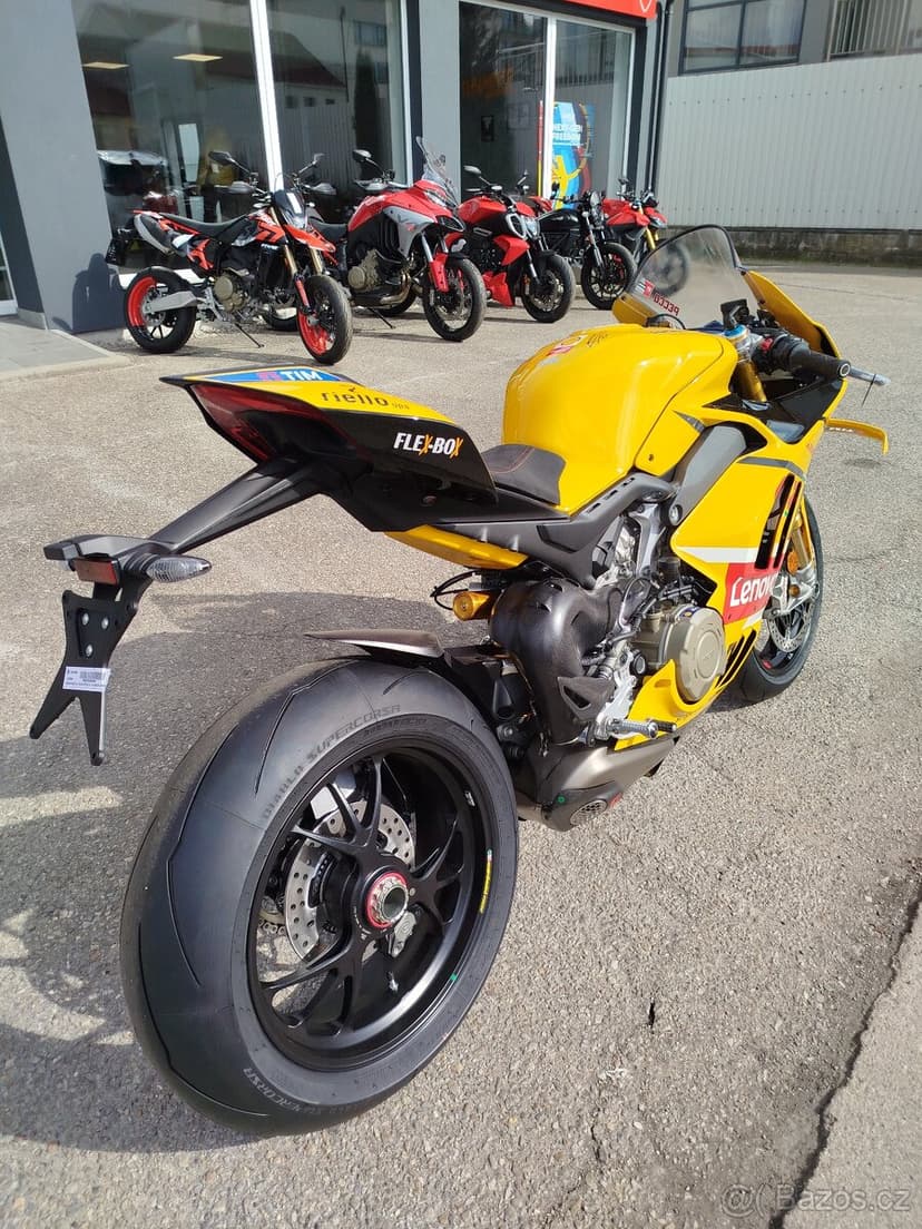 Ducati Panigale V4 BAGNAIA 2023 WORLD CHAMPION REPLICA, AKCE