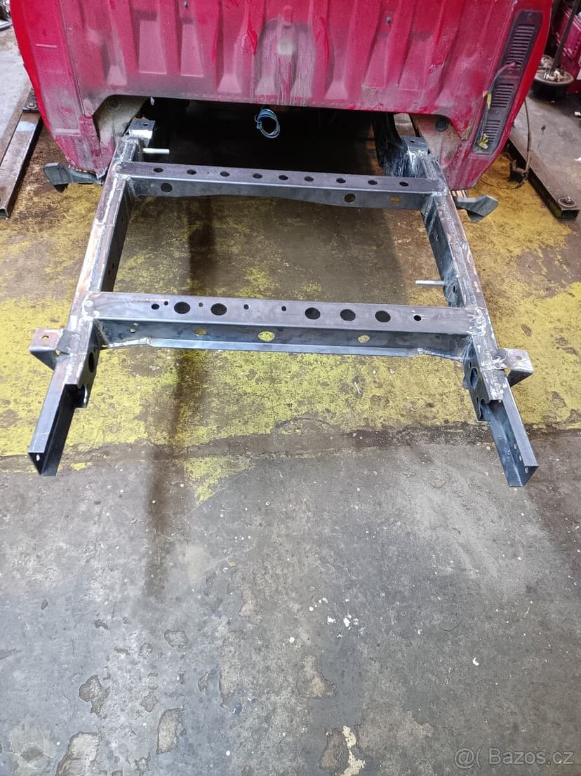 nosný rám NISSAN pick up navara d22 np300