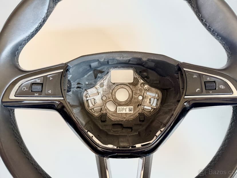 Top stav Kožený tříramenný multifunkční volant, airbag - Su