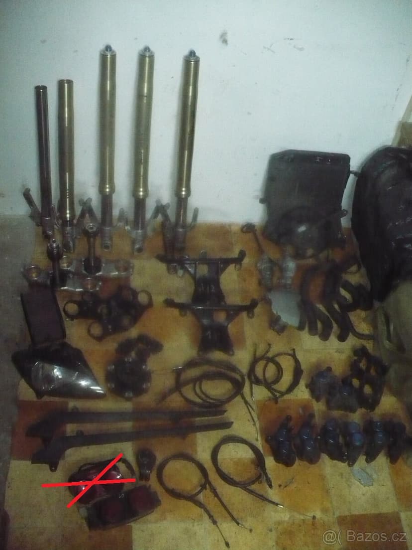 Yamaha YZF R1/fazer rv. 98-01-díly ze tří moto