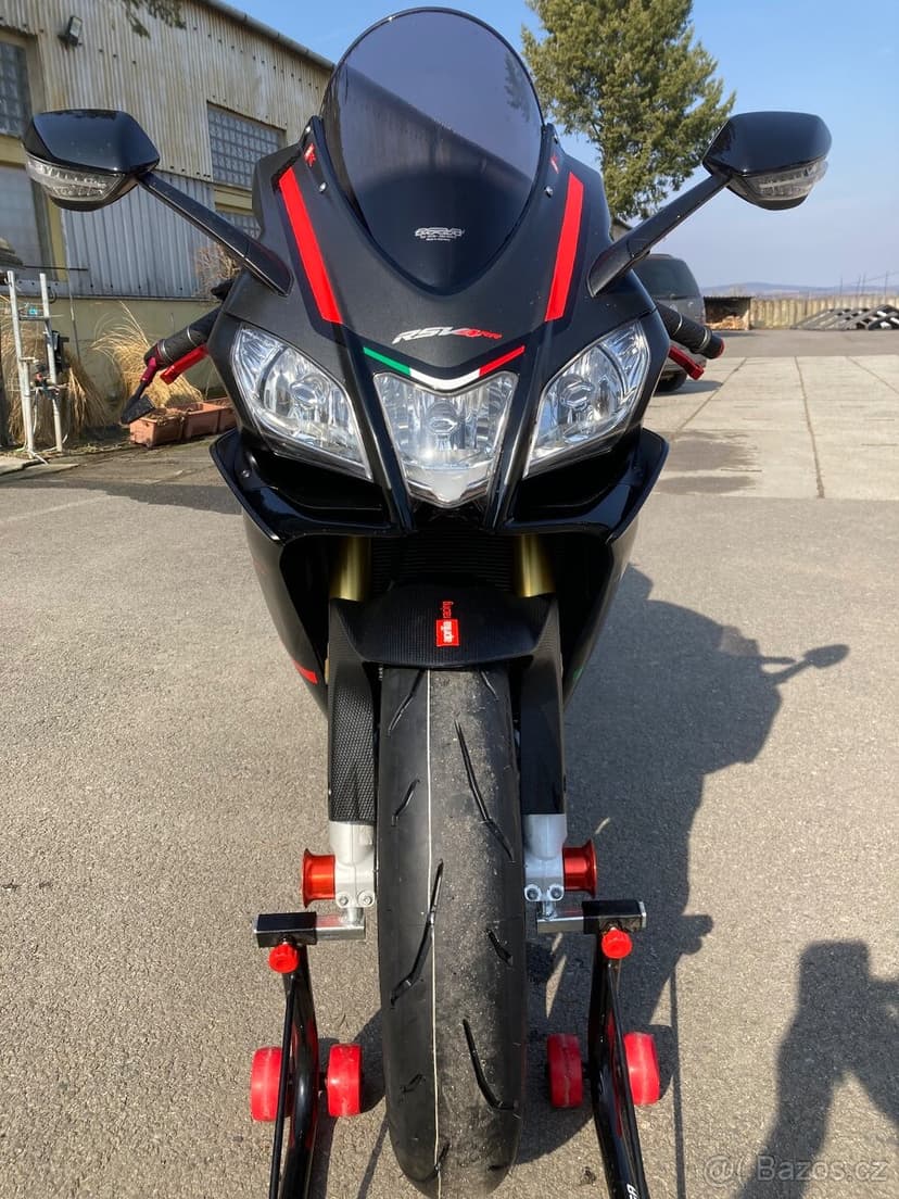 Aprilia RSV4rr