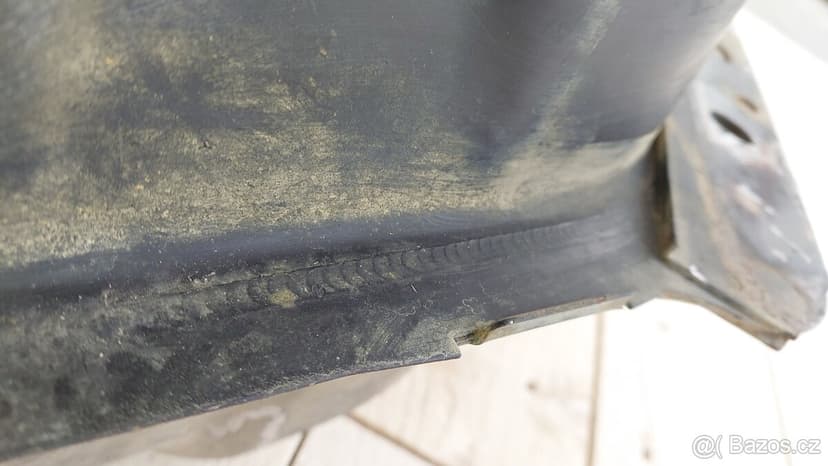 Nissan Patrol Y61 -  Nádrž paliva Wagoon