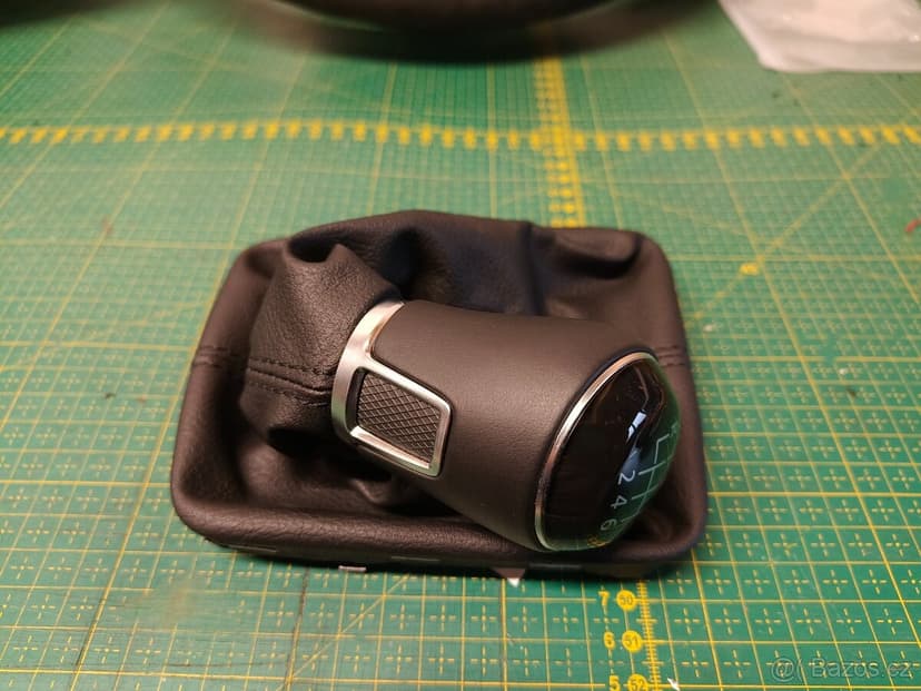 Originální kožená řadící páka s manžetou VW