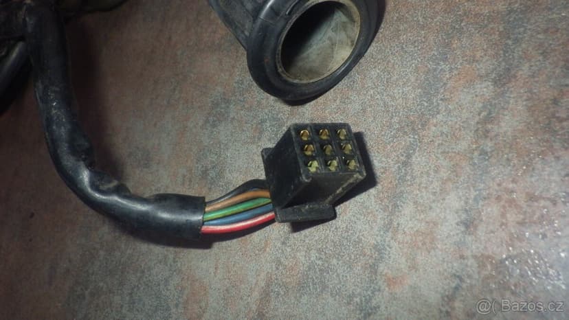 Přepínače na Yamaha FZR 600 3HE