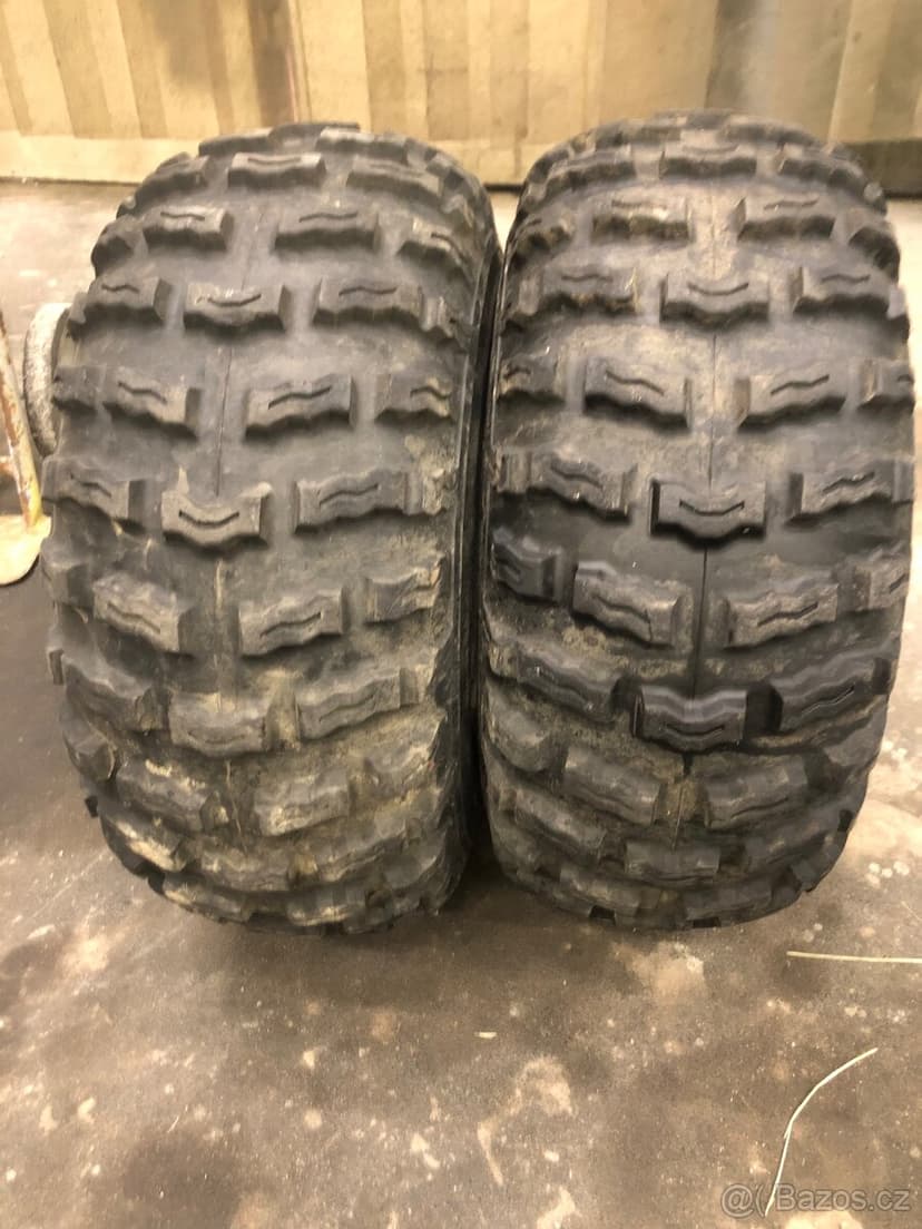 pneu s rafky 22x10-10 4x110  2ks