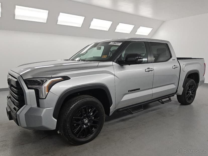 TOYOTA TUNDRA CREWMAX LIMITED 2025