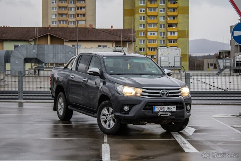 Toyota Hilux 2.4 D-4D Active A/T | 4x4 |