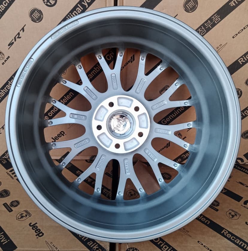 Nové alu disky orig. Jeep Cherokee 5x110 r17