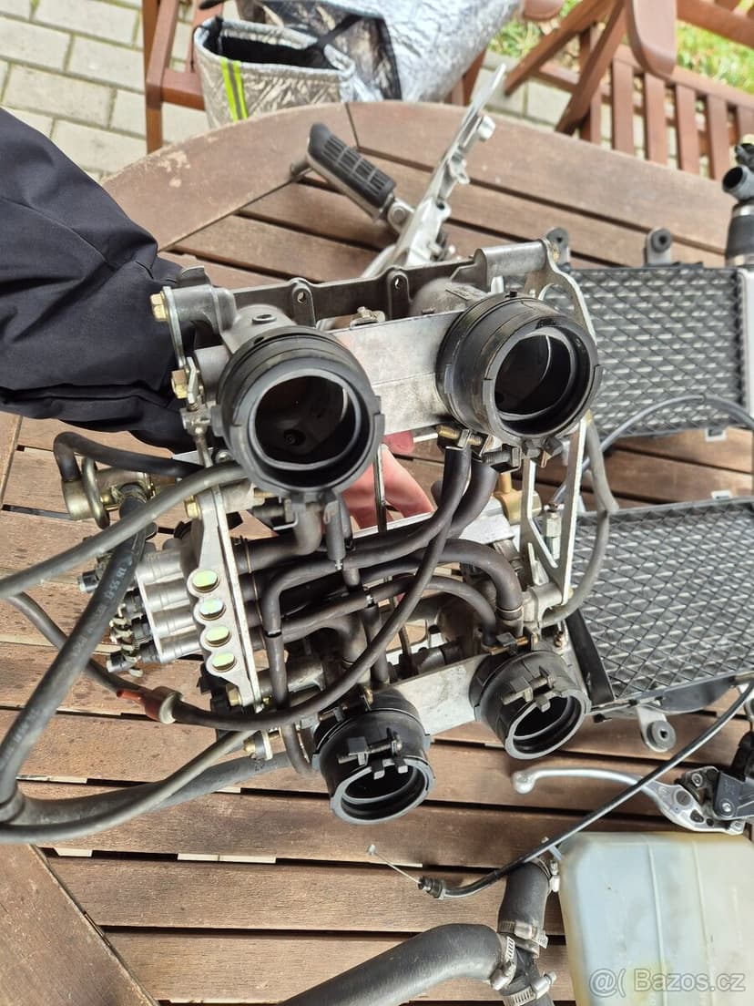 Honda VFR 800 FI 1998 - 2001 - dily - brzdy