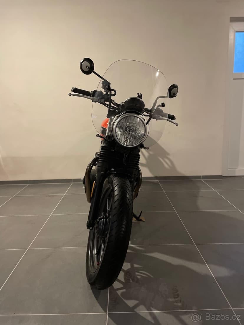 Triumph Street Twin 900