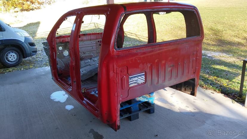 Nissan D40 –  Karoserie