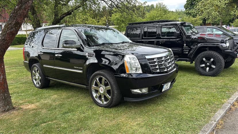Cadillac Escalade TOP STAV