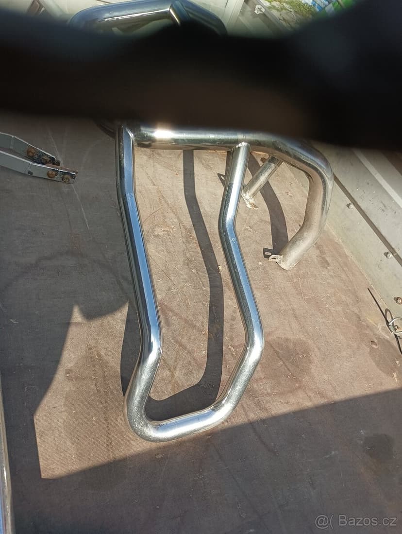 Nerez ochranný rám . Nášlapy