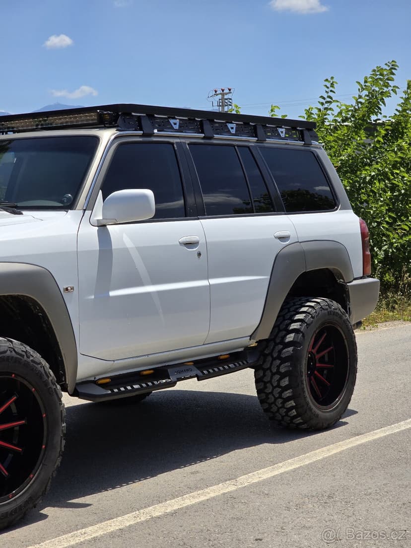 Hliníkový strešný nosič Nissan Patrol Y61