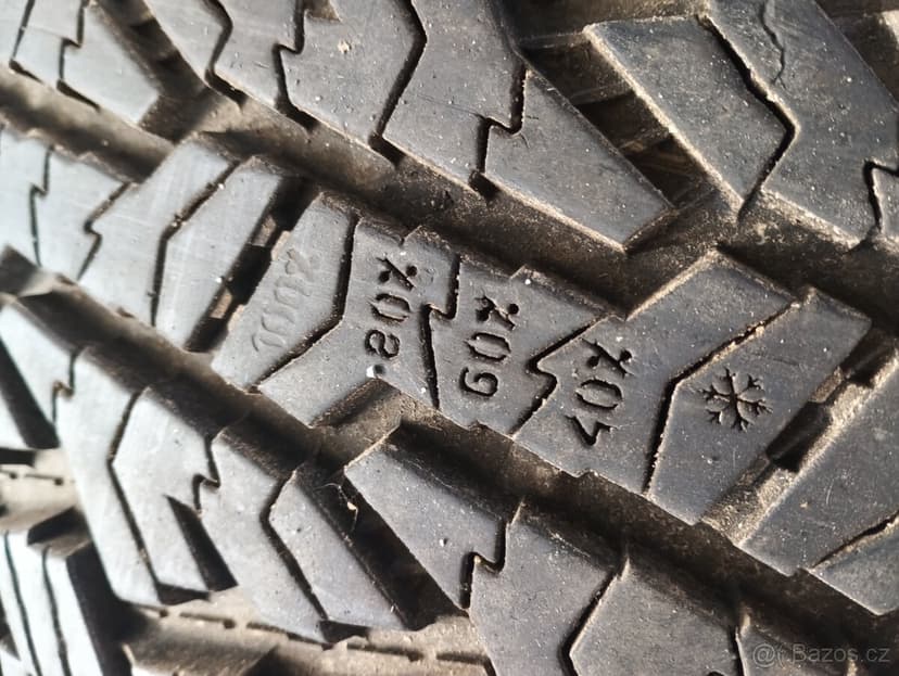 275/55 R20 Nokian rotiiva at m+s sada
