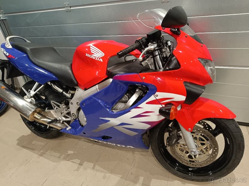 Honda CBR 600F naj. pouze 13800km