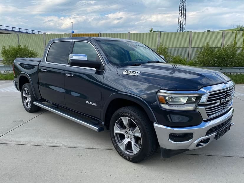 Dodge RAM 5.7L V8 HEMI LARAMIE 2019