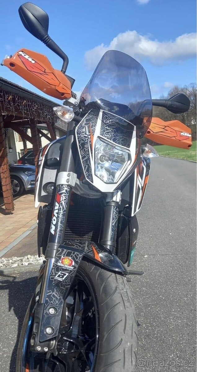 KTM DUKE 690 - ROK BAGAROS