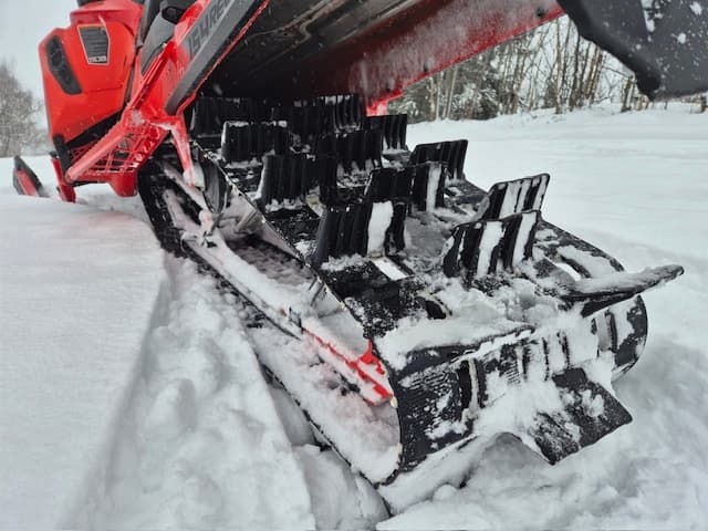 Sněžný skutr SKI DOO SUMMIT X 154