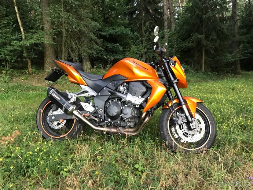Kawasaki z750 (v TP pouze 25 kw - možnost řídit od 18 let)
