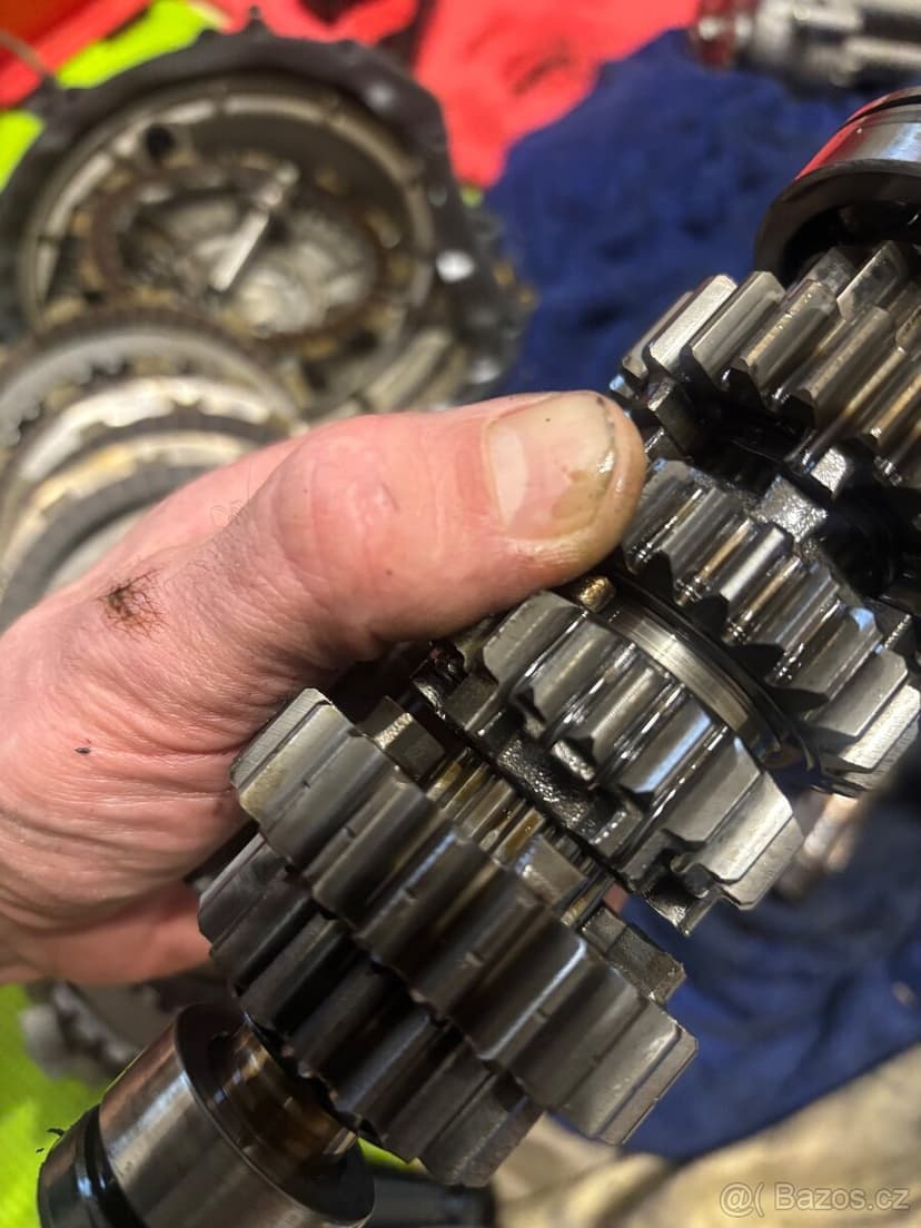 Prevodovka spojka klika atd. na Suzuki Gsxr 750 600 06-10