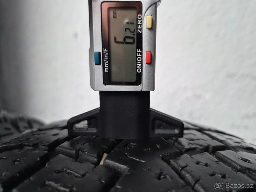 Pár zimních dodávkových pneu Nokian Hakkapeliitta 205 R16C