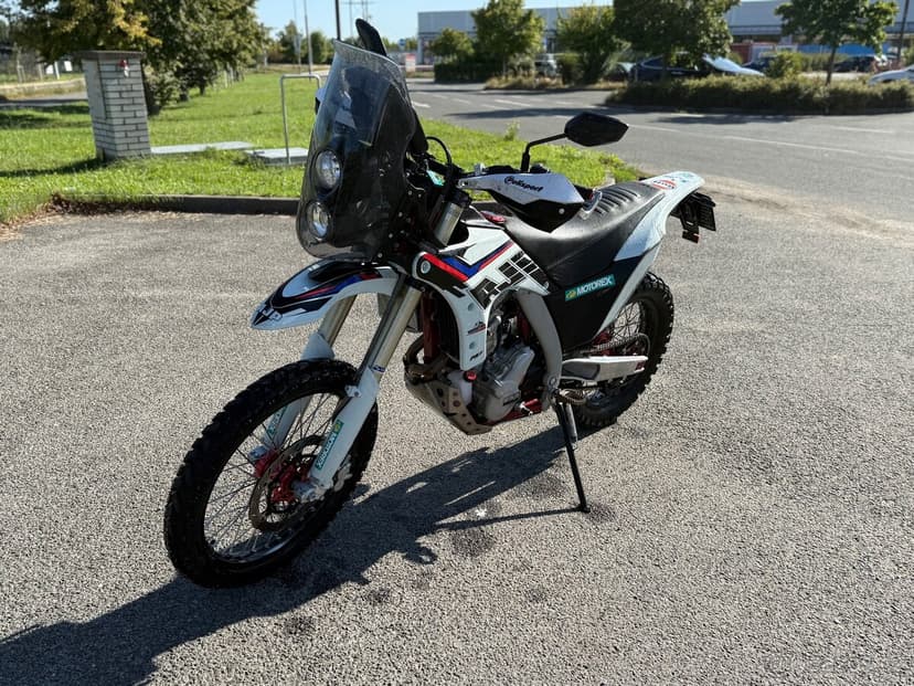 AJP PR7 2025 s race kitem