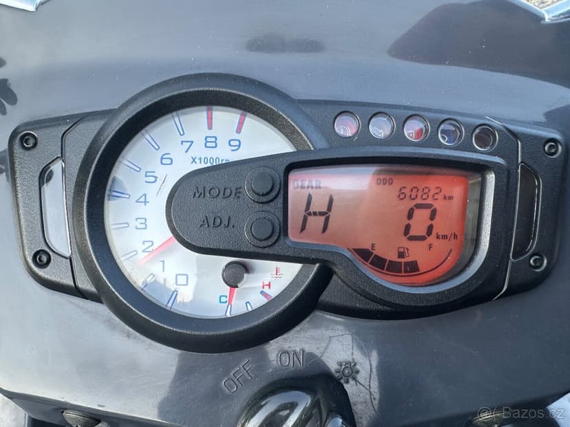 Čtyřkolka Kymco MXU 700