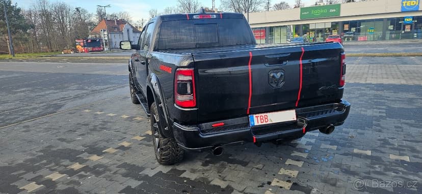 DODGE RAM LARAMIE 5.7 HEMI 4X4 401PS OFF-ROAD
