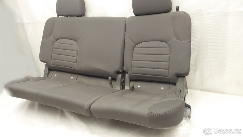Nissan Navara D40 : Sedadla zadní