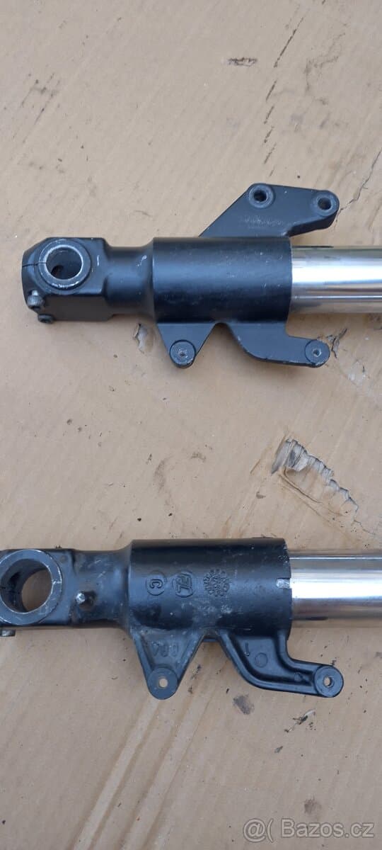 Aprilia RS 125 přední vidlice