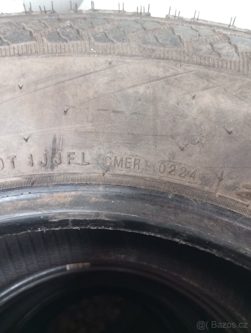 Off-road pneu 265/65/17