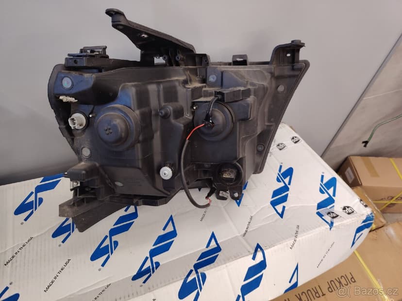 Přední světla RAM 1500DT