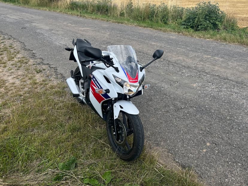 Honda CBR 125R najeto 2594km